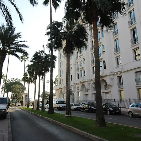Appartement Top Floor Apartment With Terrasse, Close To Croisette Cannes