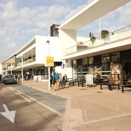 Appartement Top Floor Apartment With Terrasse, Close To Croisette *