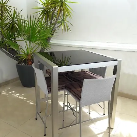 Top Floor Apartment With Terrasse, Close To Croisette Appartement *